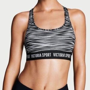 (B16) VS Sport Razorback Sports Bra, Size M